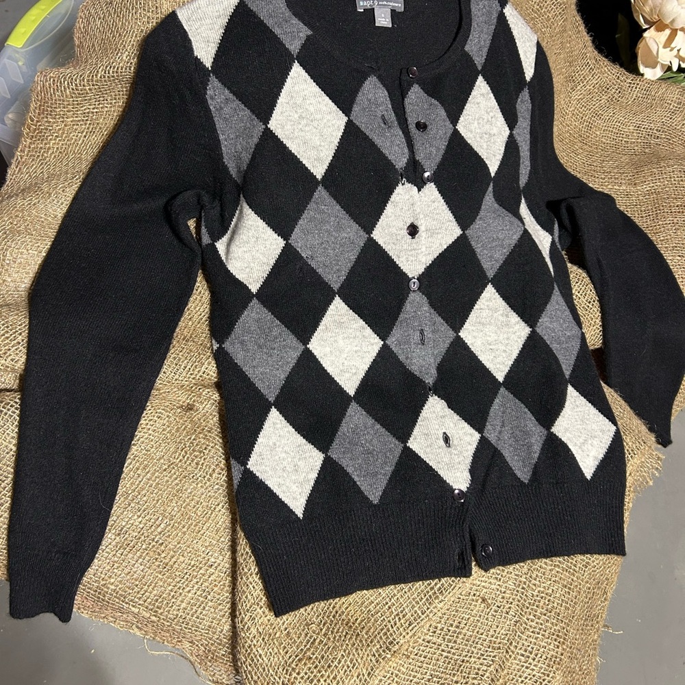 Cashmere Black and Gray Argyle Women’s Sweater